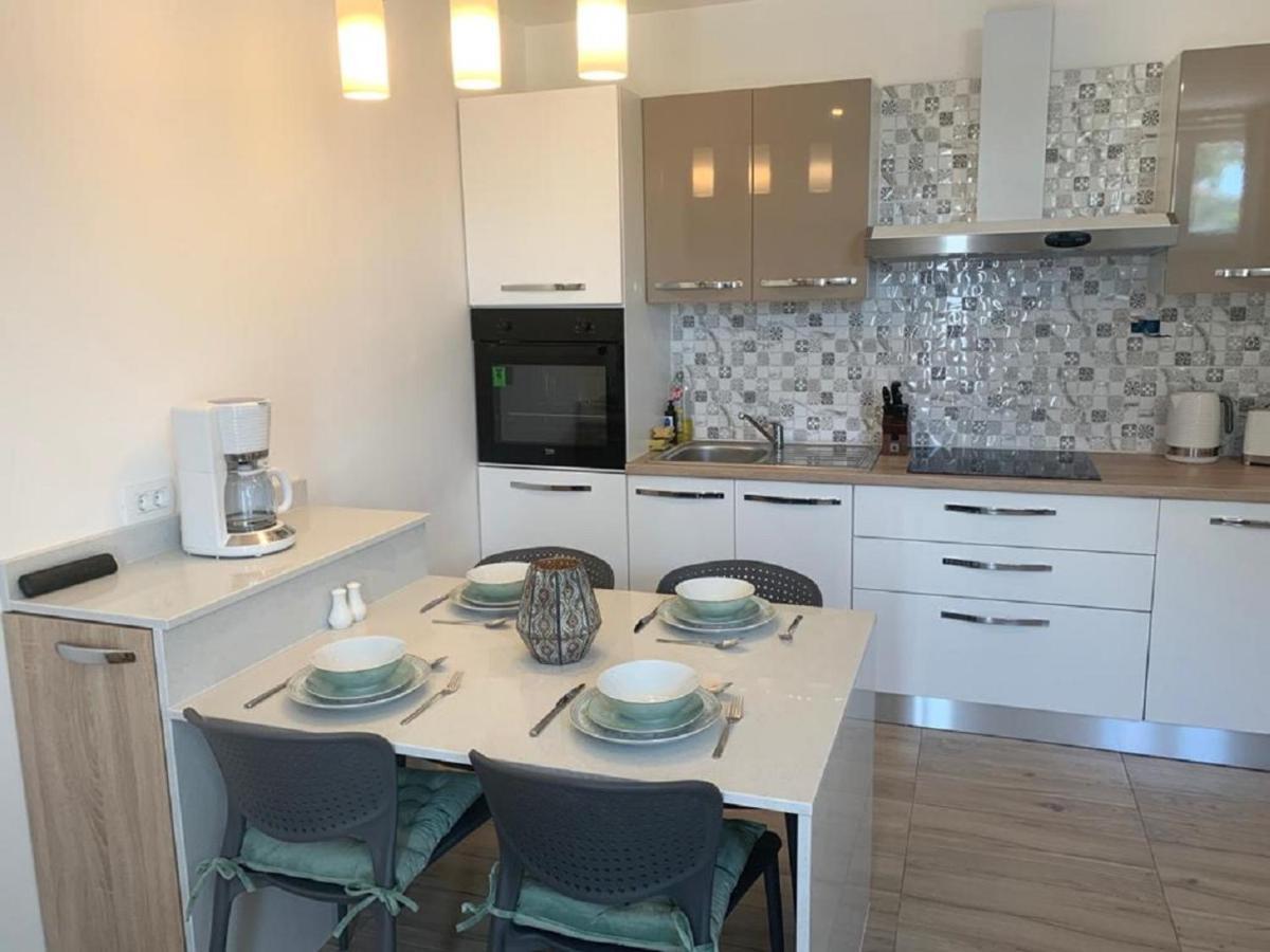 La Dolce Vita Apartments Unit 2 포세다르예 외부 사진
